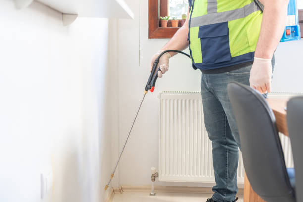 Best Best Pest Control Companies  in Country Club Hls, IL